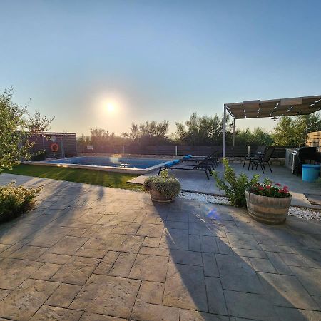 Villa Sheila With Private Pool Roumelí 외부 사진