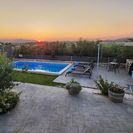 Villa Sheila With Private Pool Roumelí 외부 사진
