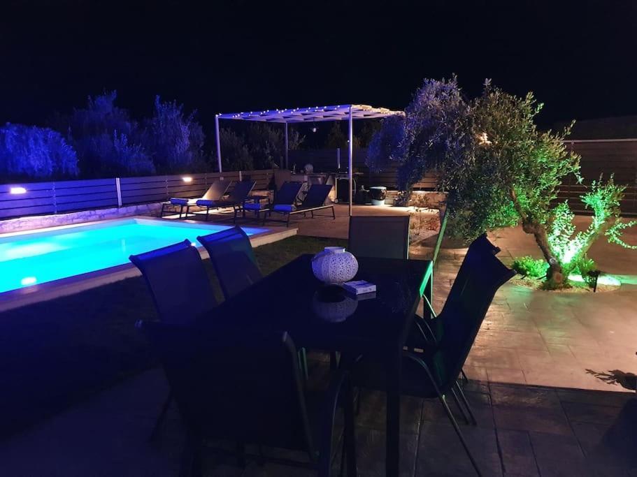 Villa Sheila With Private Pool Roumelí 외부 사진
