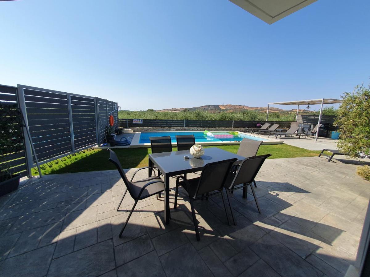 Villa Sheila With Private Pool Roumelí 외부 사진