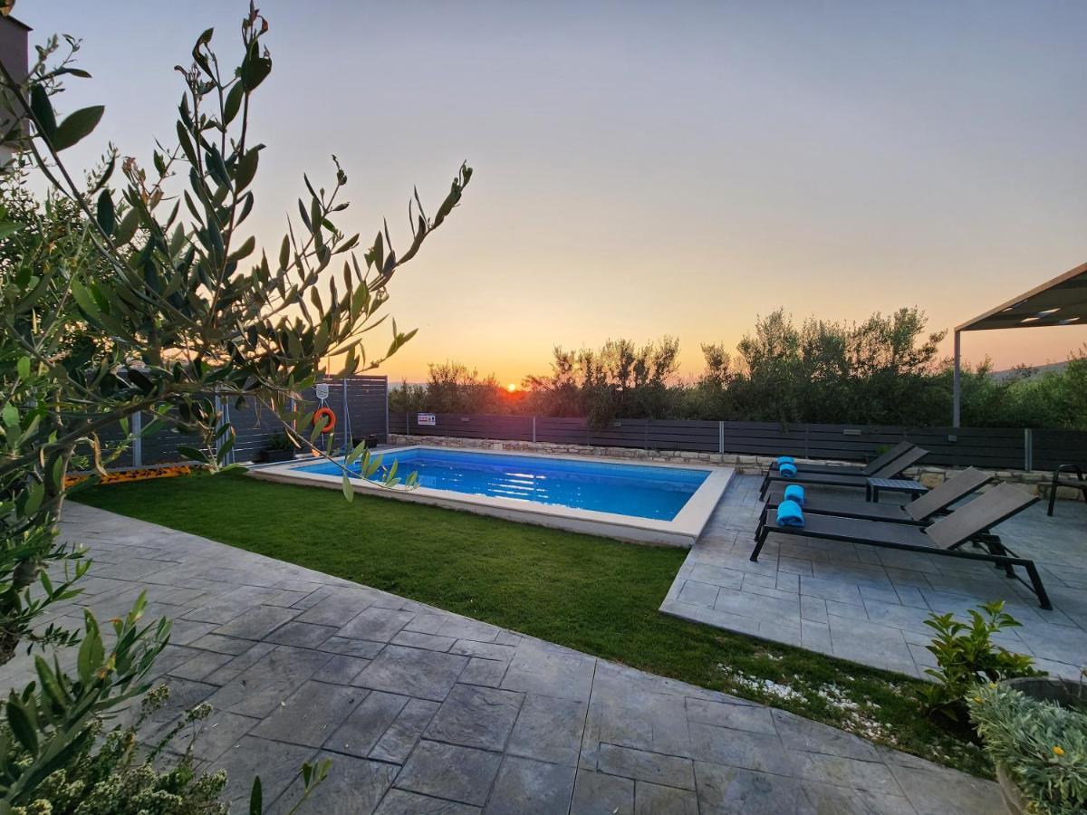 Villa Sheila With Private Pool Roumelí 외부 사진