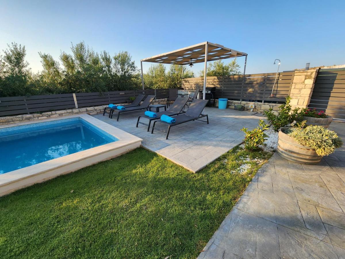Villa Sheila With Private Pool Roumelí 외부 사진
