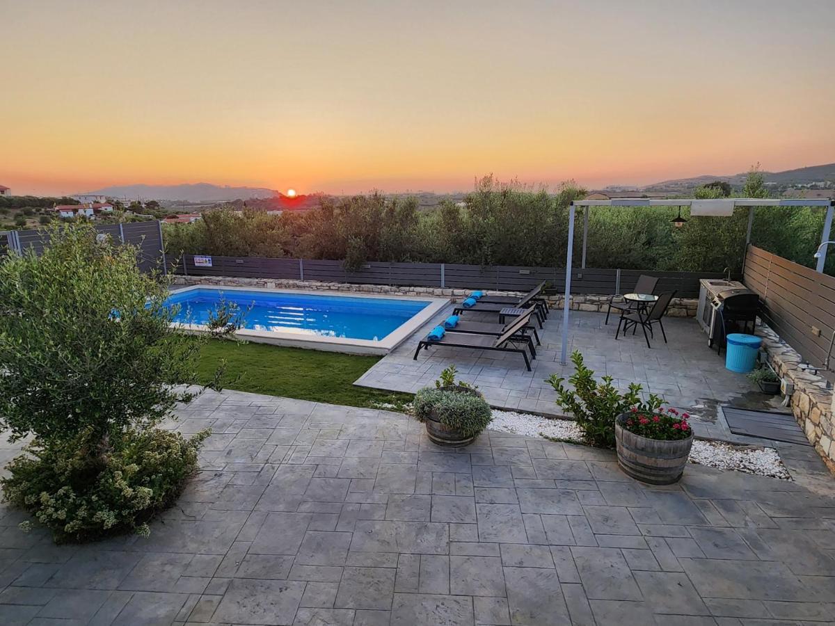 Villa Sheila With Private Pool Roumelí 외부 사진